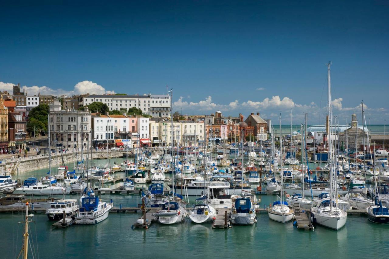 Stones Throw - Stunning House, Mins From Beach And Dogs Welcome Broadstairs Exterior photo